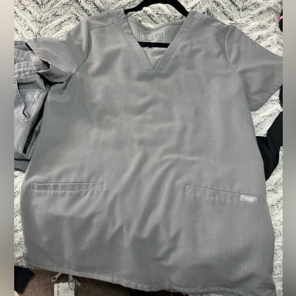 Figs. Not Sure The Color But It’s A Shade Of Grey… - image 1